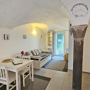 La Petite Ourse #terrasse#vulcania Saint-Ours (Puy-de-Dome)